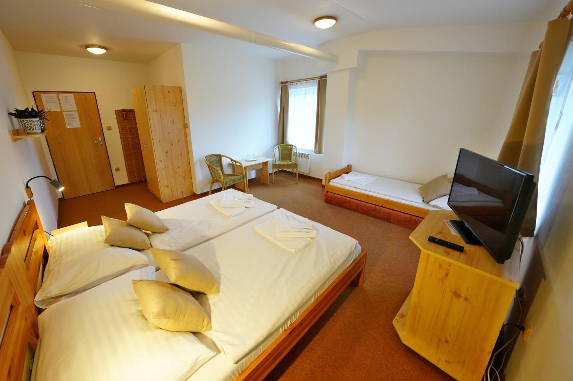 Resort Ohrada Visky Bagian luar foto